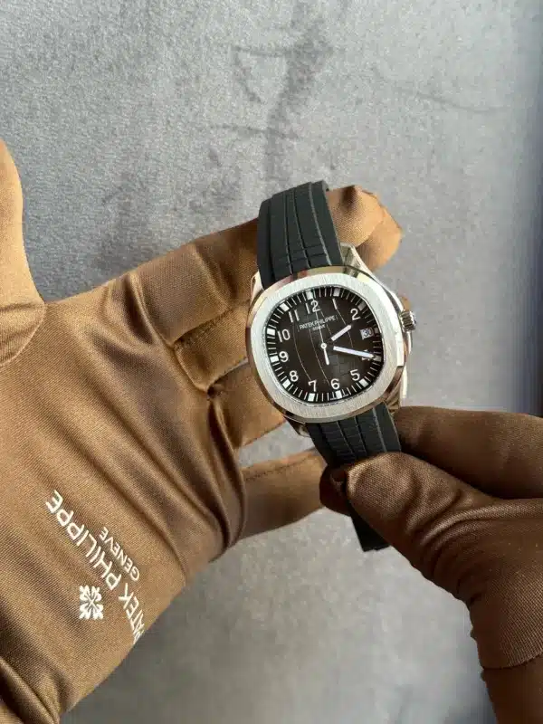 Shop Patek Philippe Aquanaut Replica Watch in Dubai