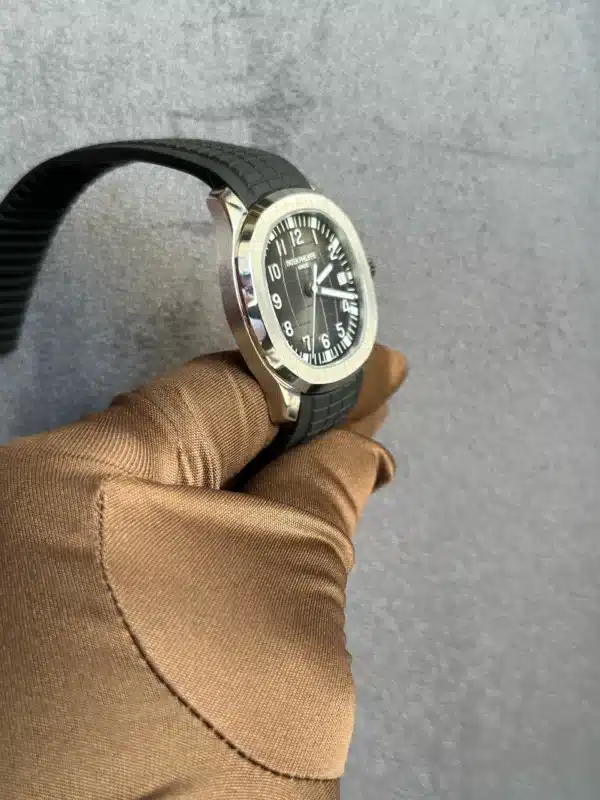 Shop Patek Philippe Aquanaut Replica Watch in Dubai