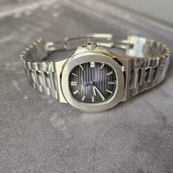 Patek Philippe Nautilus 5711/1A-010 Replica Watch | Shop Now